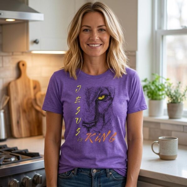 Jesus is King Tshirt Woman Jesus is King Tshirt Woman